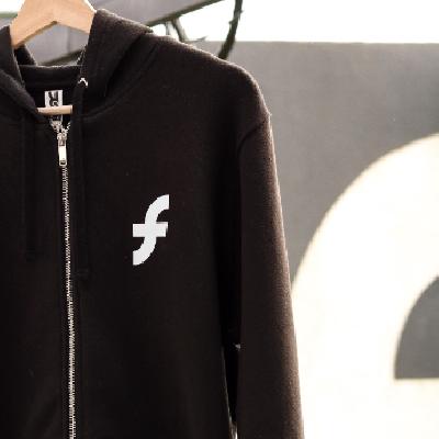 Sudadera cremallera negra chico